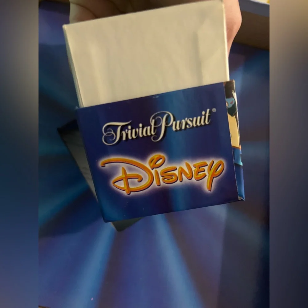 Vintage‎ Disney Trivial Pursuit Pieces Factory Sealed Wear on Box Corners 2002